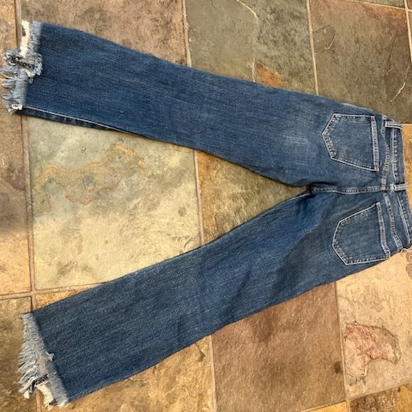 Current/Elliott Low-Rise, FlareFringe Jeans – Mid Wash, Size 23 - Picture 4 of 6